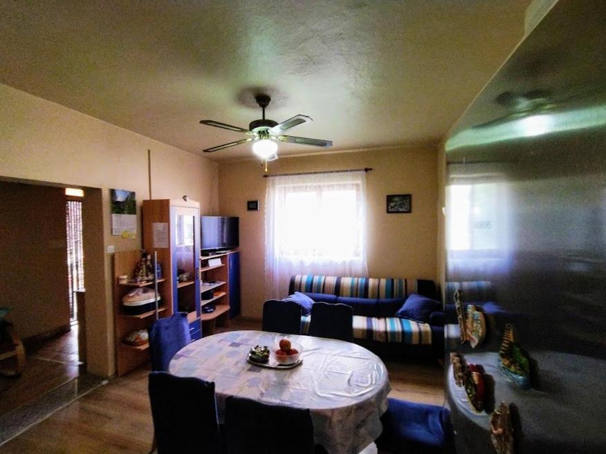 Apartment In Nin With Terrace, Air Conditioning, Wi-Fi Extérieur photo