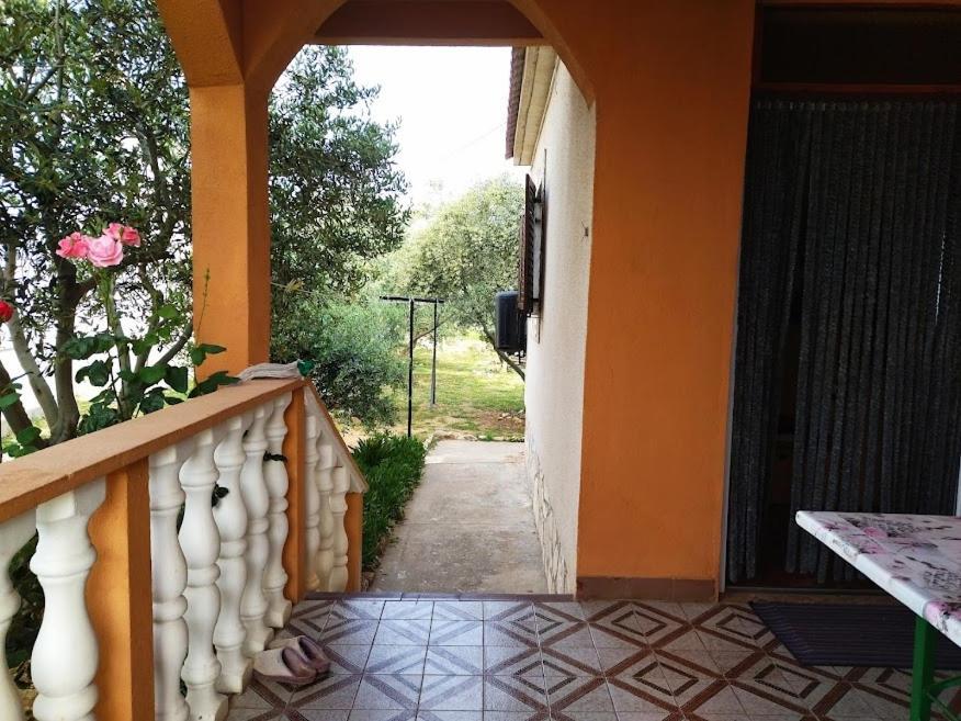 Apartment In Nin With Terrace, Air Conditioning, Wi-Fi Extérieur photo