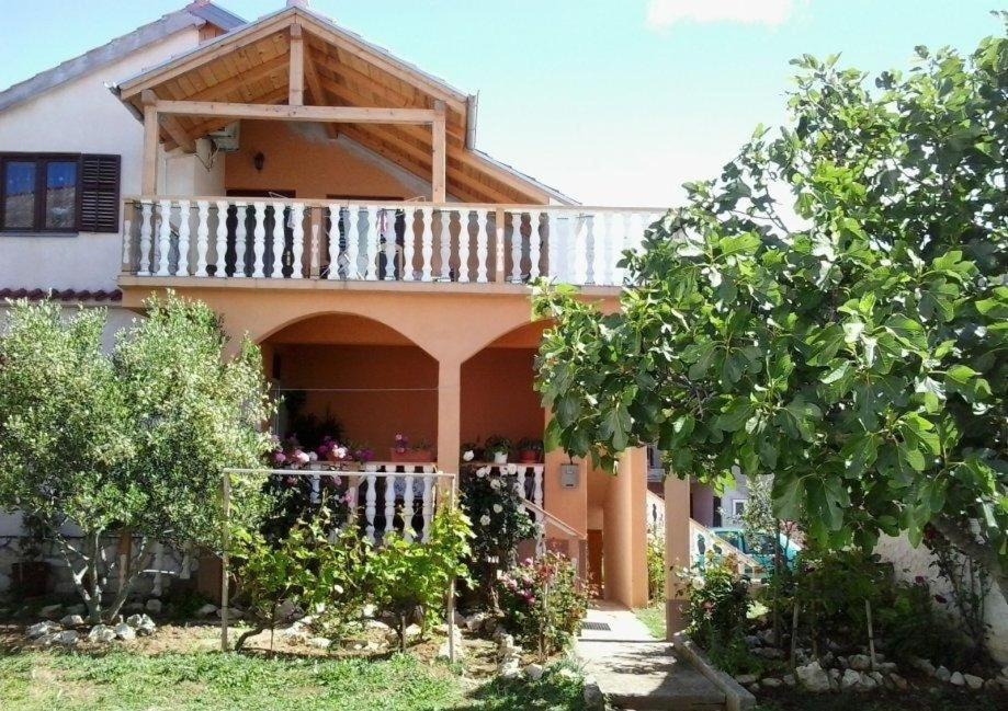 Apartment In Nin With Terrace, Air Conditioning, Wi-Fi Extérieur photo