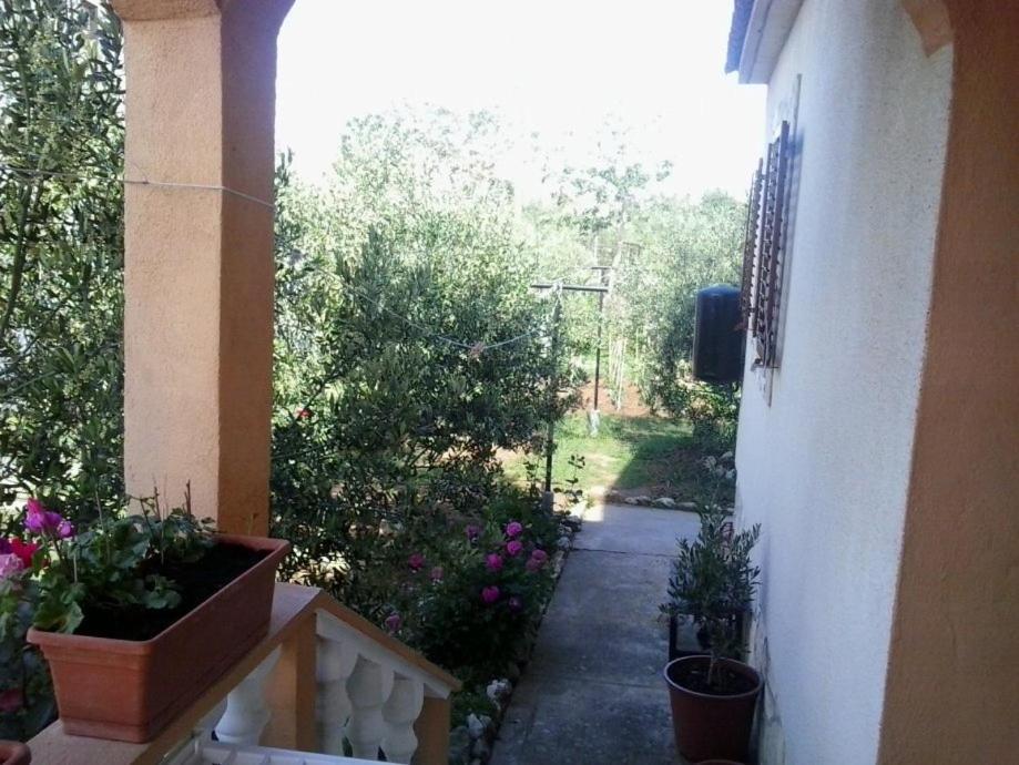 Apartment In Nin With Terrace, Air Conditioning, Wi-Fi Extérieur photo